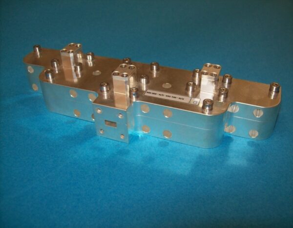 DETI MICROWAVE WAVEGUIDE POWER COMBINER 27,5-31 GHz 001564